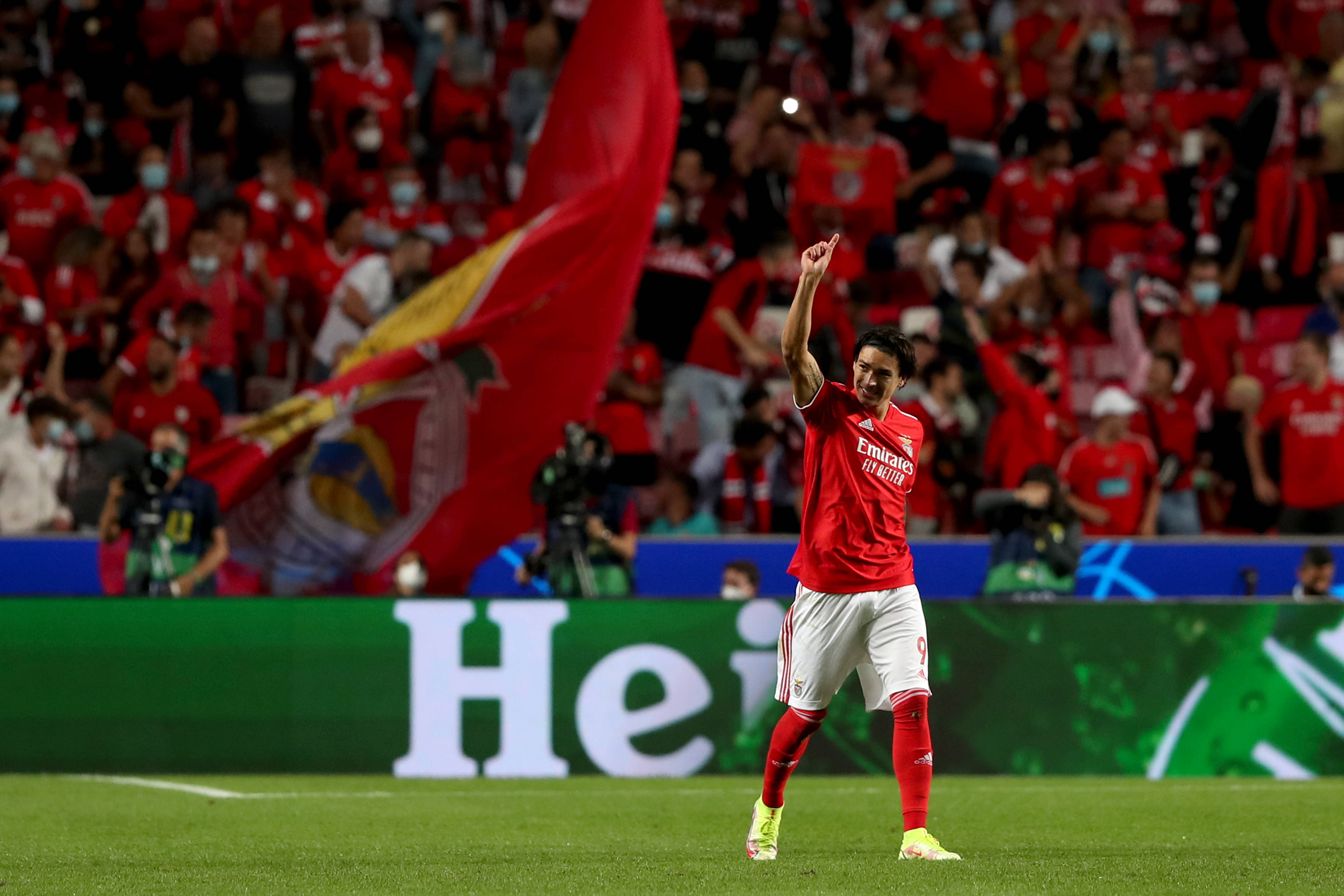 葡超冲刺阶段再迎强敌；尤文图斯复出首秀；主帅态度——压力陡增；团队化学反应显著(为什么德甲不叫德超)